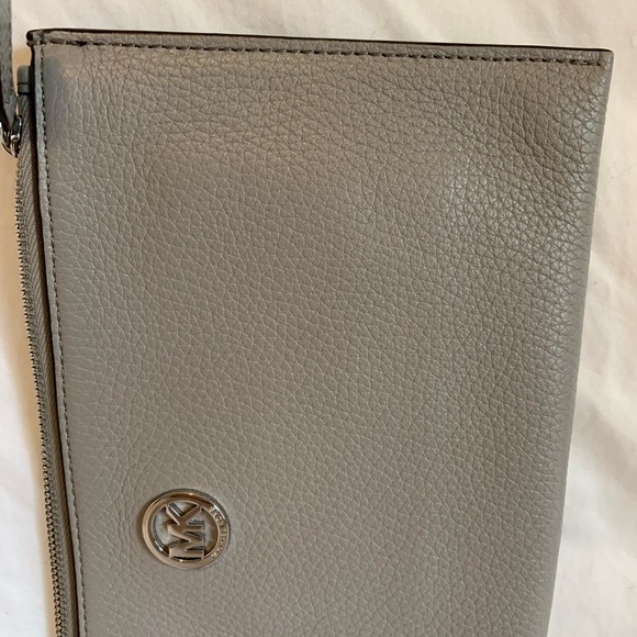 Like New, Michael Kors, Gray pebbled leather wristlet. Pristine condition!! - Picture 6 of 7